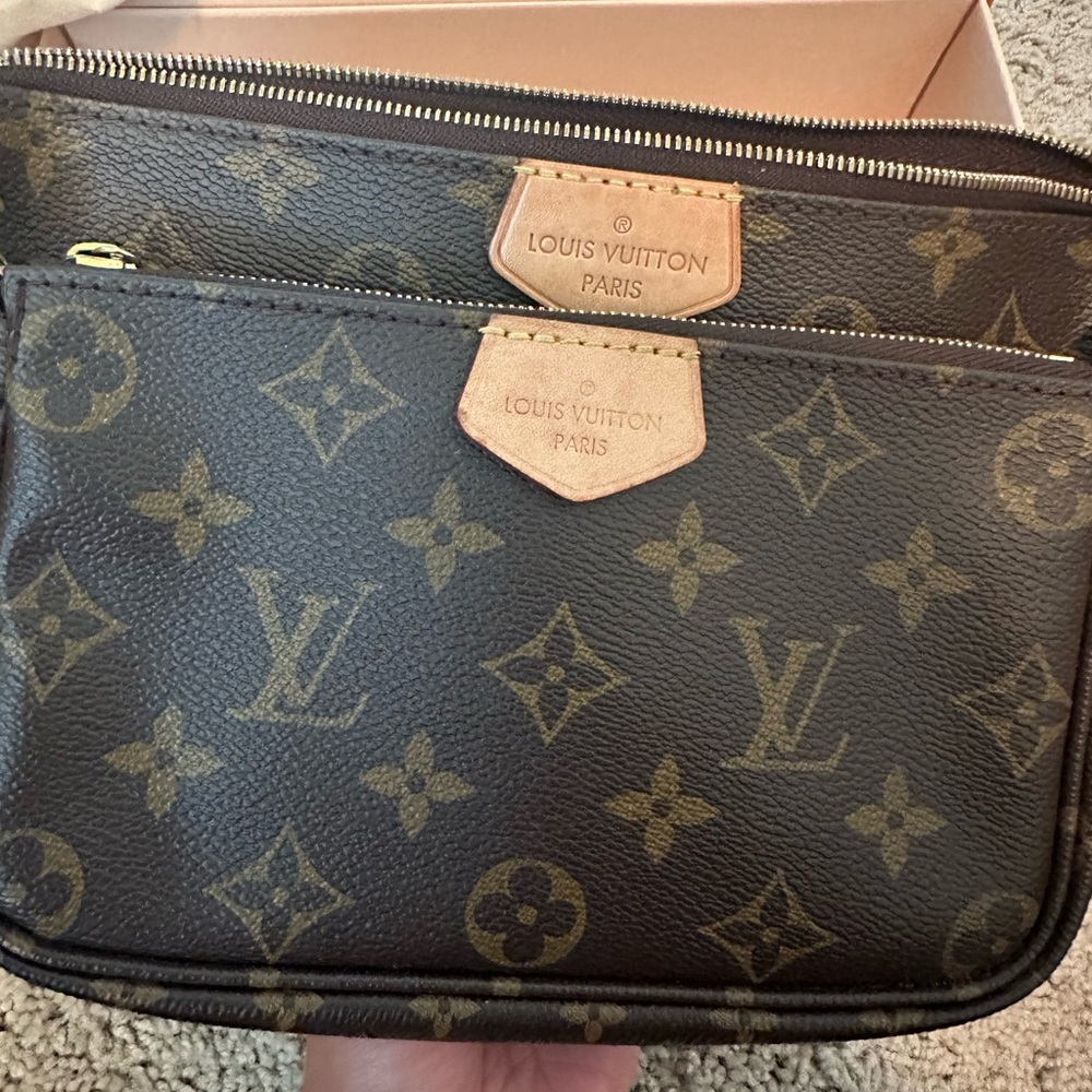 Louis Vuitton Multi Pochette, rose clair